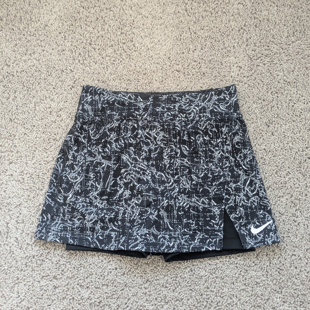 Nike Black and White Patterned Skort